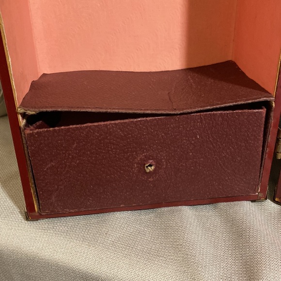 Vintage Red Metal Doll Trunk With Handmade Doll Clothes - Picture 8 of 16